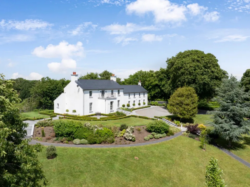 MOUNT WINDSOR HOUSE